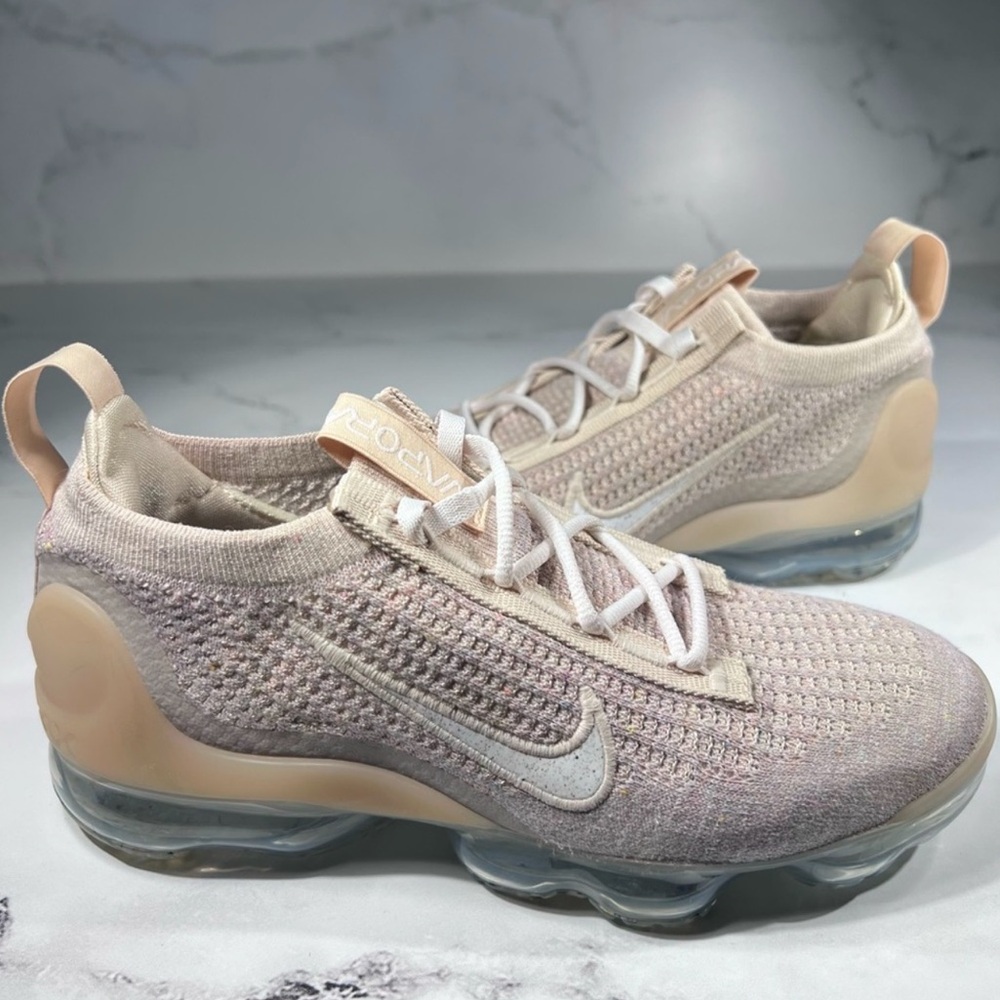 Nike Vapormax 2021 FK Oatmeal White Phantom Athletic Running Sneakers DC9454-101 - Picture 1 of 9